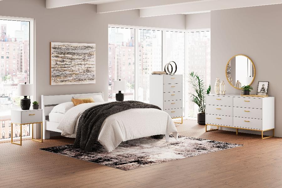 Image of Socalle - 5 Pc. - Dresser, Queen Panel Platform Bed, 2 Nightstands - Two-Tone