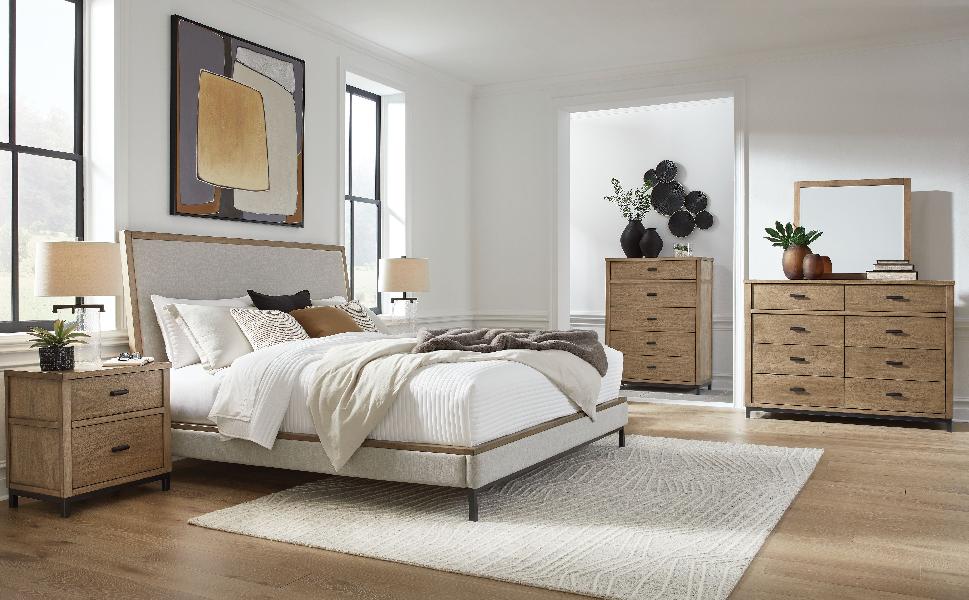 Image of Tomtyn - 5 Pc. - Dresser, Mirror, Chest, California King Upholstered Bed - Light Brown