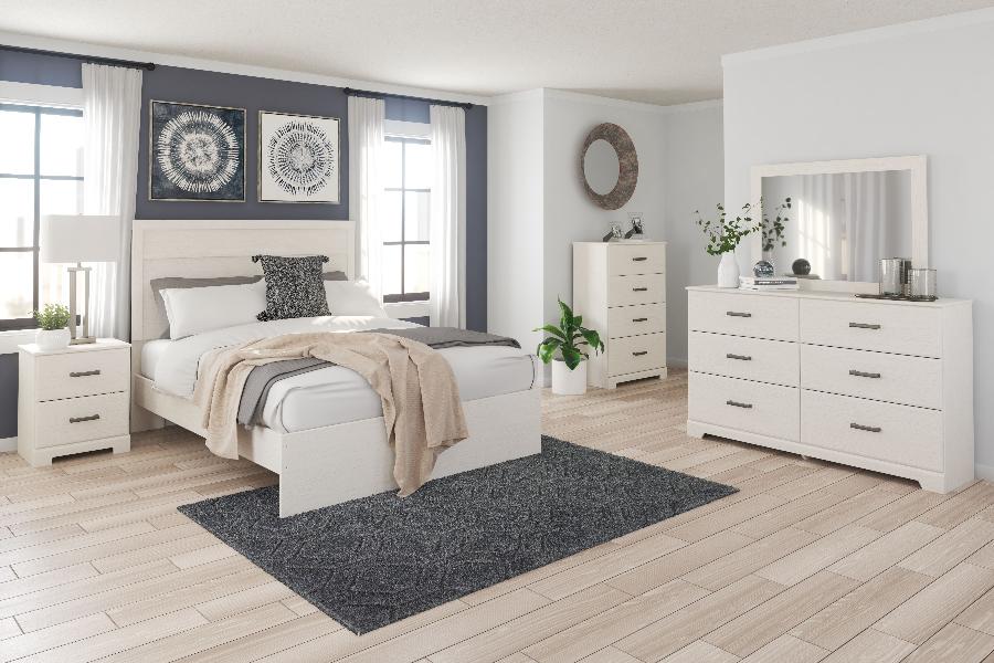 Image of Stelsie - 7 Pc. - Dresser, Mirror, Chest, Queen Panel Bed, 2 Nightstands - White