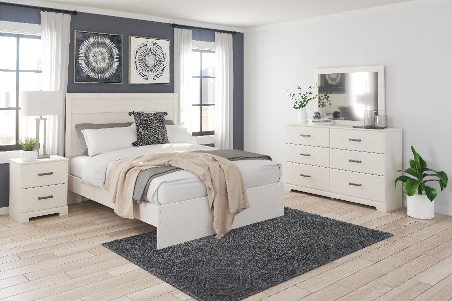 Image of Stelsie - 4 Pc. - Dresser, Mirror, Queen Panel Bed - White