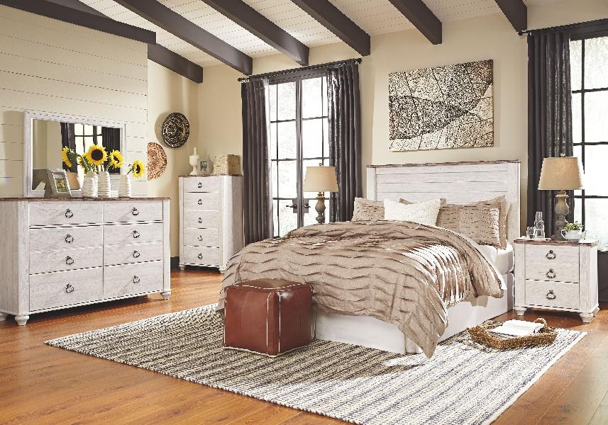 Image of Willowton - 5 Pc. - Dresser, Mirror, Queen Panel Headboard, 2 Nightstands - Whitewash