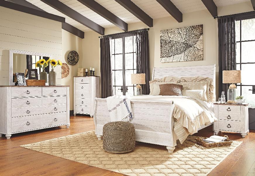 Image of Willowton - 8 Pc. - Dresser, Mirror, Chest, Queen Sleigh Bed, 2 Nightstands - Whitewash
