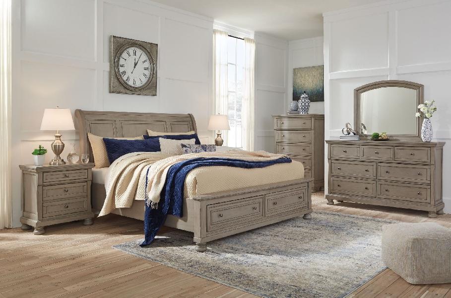 Image of Lettner - 8 Pc. - Dresser, Mirror, Chest, Queen Sleigh Bed with 2 Storage Drawers, 2 Nightstands - Light Gray