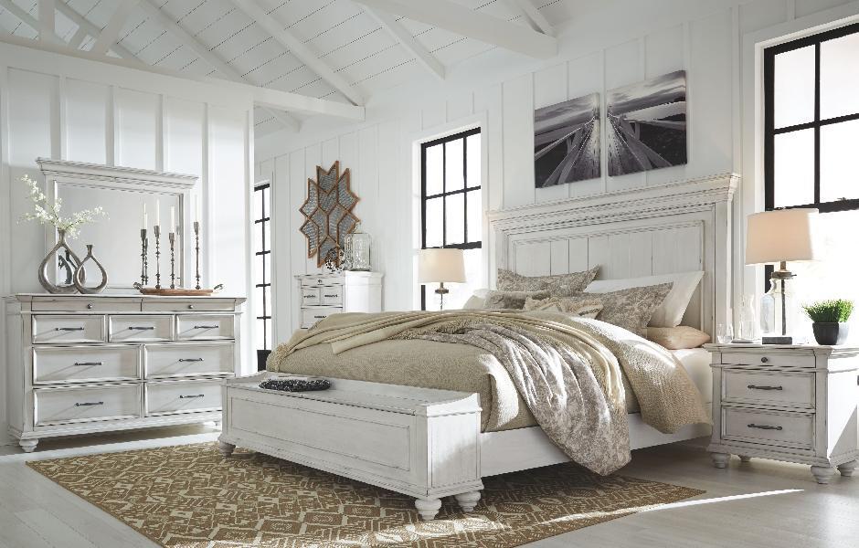 Image of Kanwyn - 7 Pc. - Dresser, Mirror, Queen Panel Bed with Storage Bench, 2 Nightstands - Whitewash
